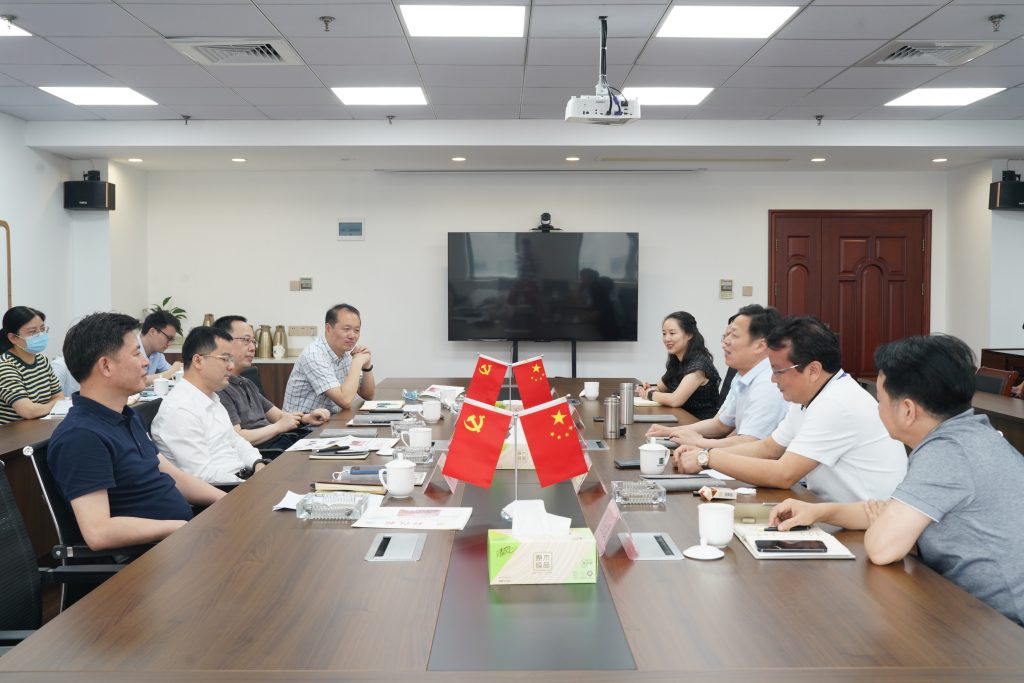 寧波高新區(qū)管委會(huì)主任、黨工委副書記勵(lì)成杰一行蒞臨科信走訪調(diào)研