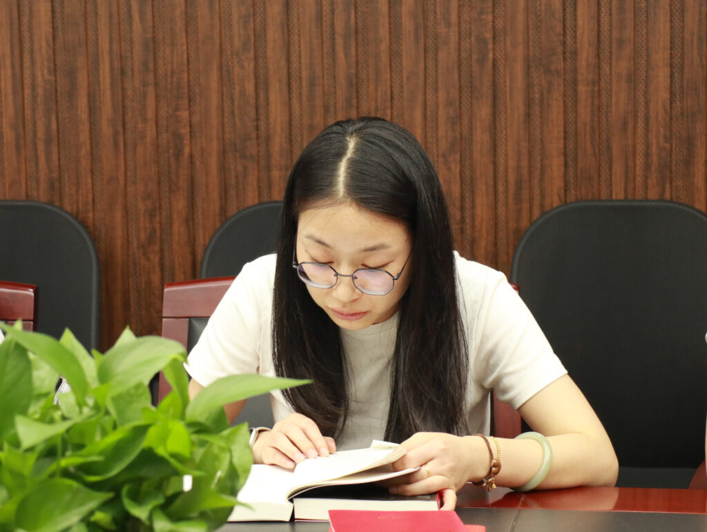 迎七一讀經(jīng)典 聯(lián)建聚合力 | 科信聯(lián)合黨支部與新暉社區(qū)黨委共赴紅色書(shū)香之約