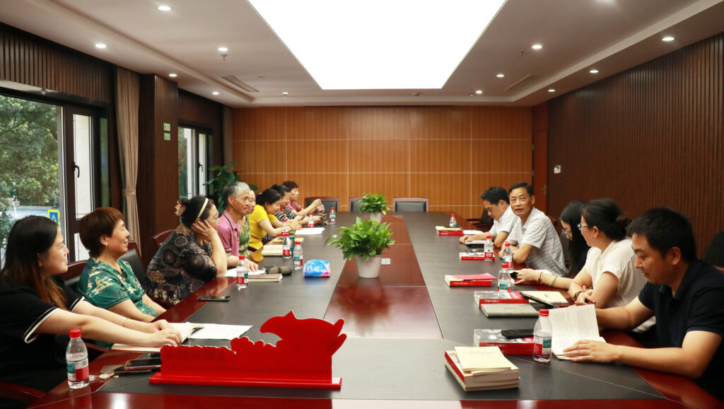 迎七一讀經(jīng)典 聯(lián)建聚合力 | 科信聯(lián)合黨支部與新暉社區(qū)黨委共赴紅色書(shū)香之約